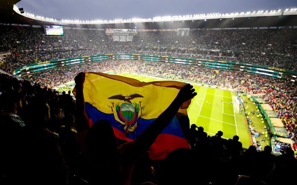 Entenda por que não terá pausa para hidratação em México x Equador
