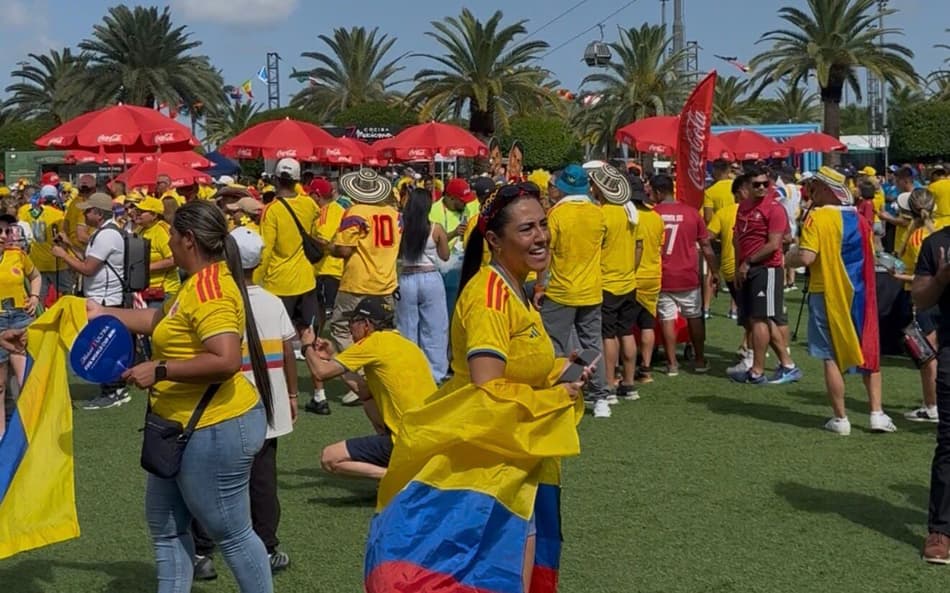 Torcedores da Colômbia nos arredores do Hard Rock Stadium - Copa do Mundo 2026