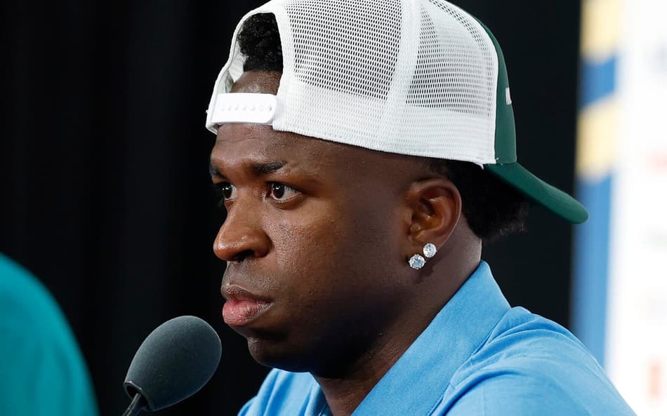 Fifa libera entrevistas em espanhol no Mundial após polêmica com Vinícius Júnior