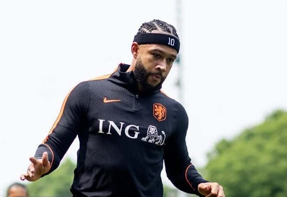 Memphis Depay durante atividade da seleção da Holanda em Zeist (Foto: Divulgação/Holanda)
