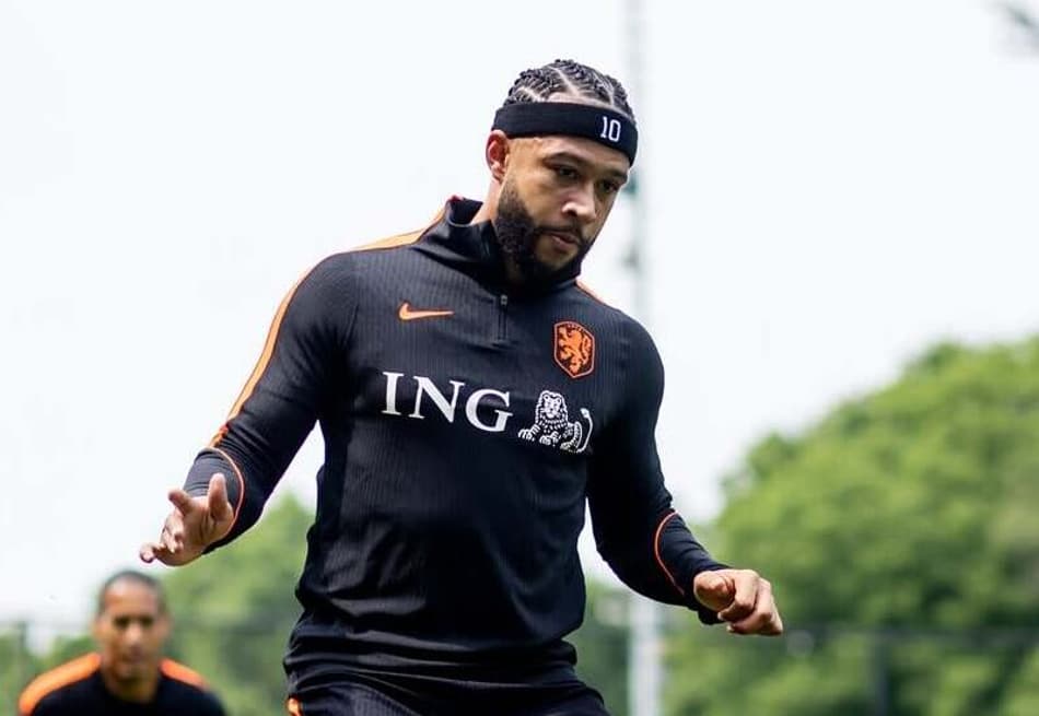 Memphis Depay durante atividade da seleção da Holanda em Zeist (Foto: Divulgação/Holanda)