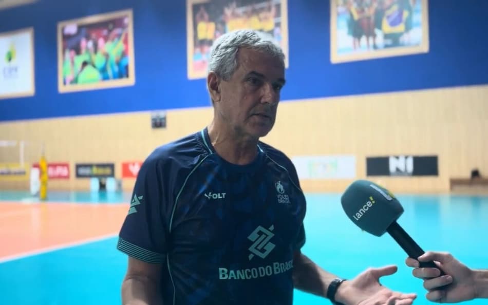 José Roberto Guimarães, técnico da Seleção Brasileira Feminina de Vôlei, em entrevista ao Lance! (Foto: Andressa Simões/Lance!)