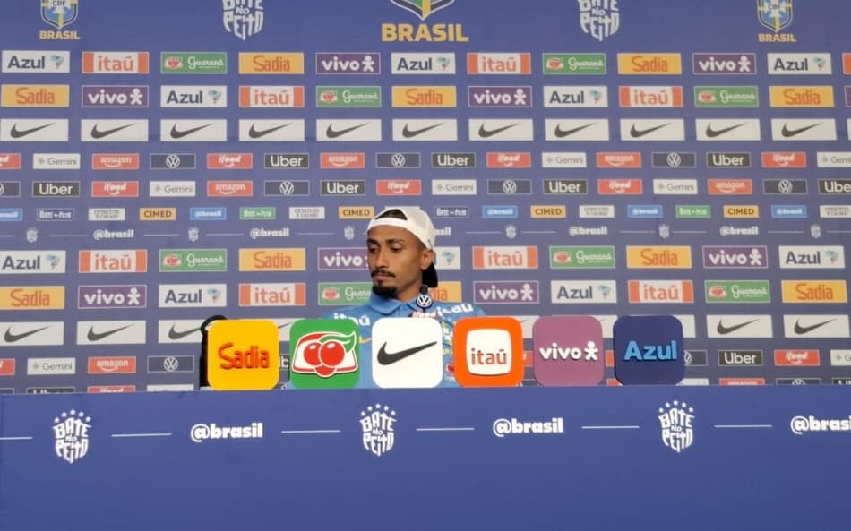 Coletiva Raphinha (Marcio Dolzan/Lance!)