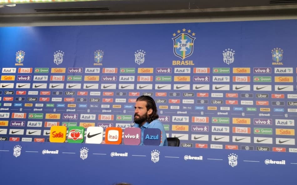 Alisson, goleiro da Seleção Brasileira (Foto: Marcio Dolzan/Lance!)
