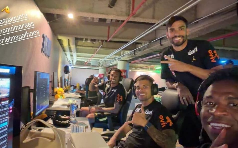Jogadores da Seleção jogam Warzone na concentração nos EUA (Foto: Reprodução Instagram)
