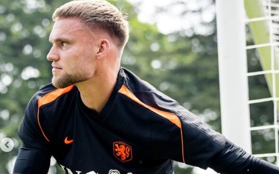 Bart Verbruggen evolui na recuperação e pode jogar contra o Japão (Foto: Divulgação/Holanda)