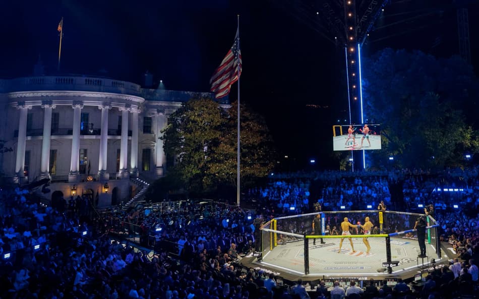 Alex Poatan e Ciryl Gane em ação no UFC Casa Branca (Foto: Evan Vucci / POOL / AFP)
