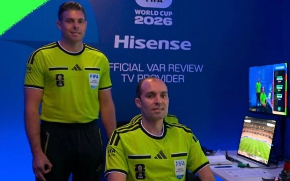 Shaun Evans, árbitro acusado de sinal supremacista antes de Alemanha x Curaçao pela Copa do Mundo (Foto: Reprodução)