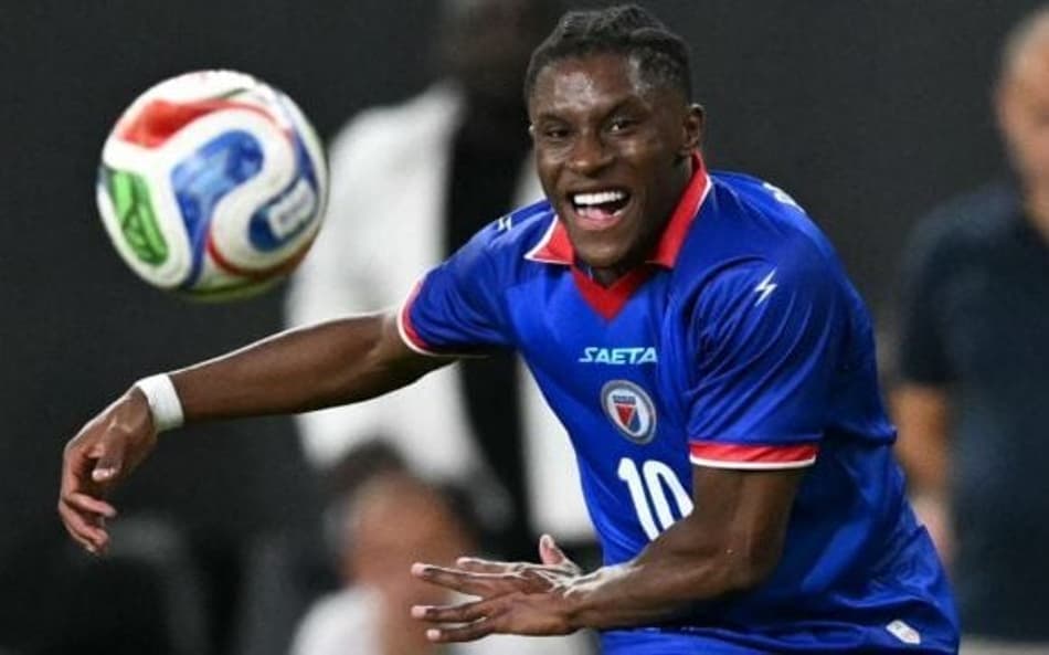 Referência da Seleção do Haiti nunca pisou no país (Foto: CHANDAN KHANNA / AFP)