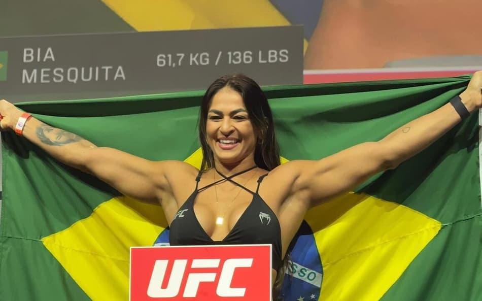 Bia Mesquista durante pesagem cerimonial para o UFC Rio (Foto: Anna Ramos/Lance!)