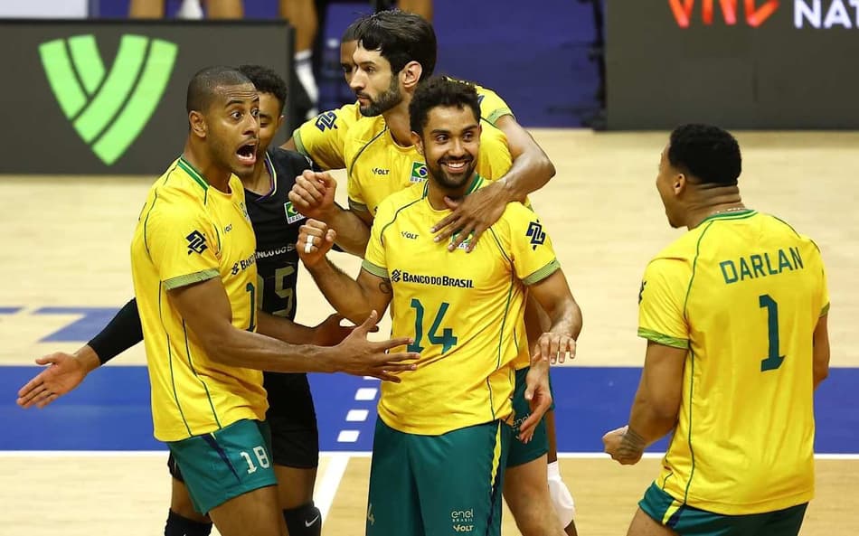 Seleção Brasileira comemora ponto em jogo contra o Irã pela VNL 2026 (Foto: Volleyball World)