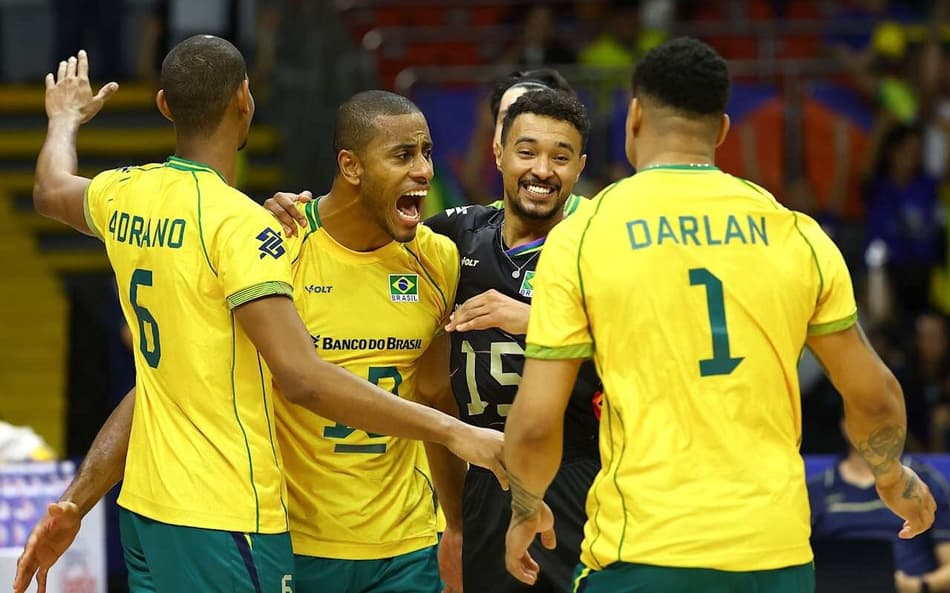 Jogadores da seleção brasileira comemoram vitória durante a primeira semana da VNL
