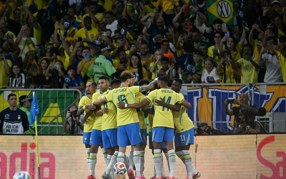 Jogadores do Brasil comemoram gol contra o Panamá