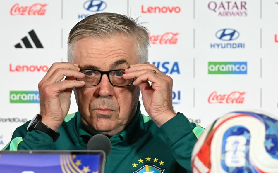 Carlo Ancelotti, técnico da Seleção Brasileira, concede entrevista coletiva antes do jogo contra o Japão pela Copa do Mundo