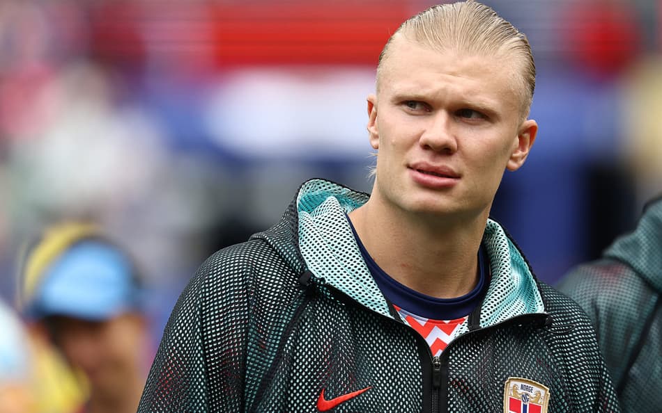 Haaland durante aquecimento da Noruega na Copa do Mundo 2026 (Foto: FRANCK FIFE / AFP)