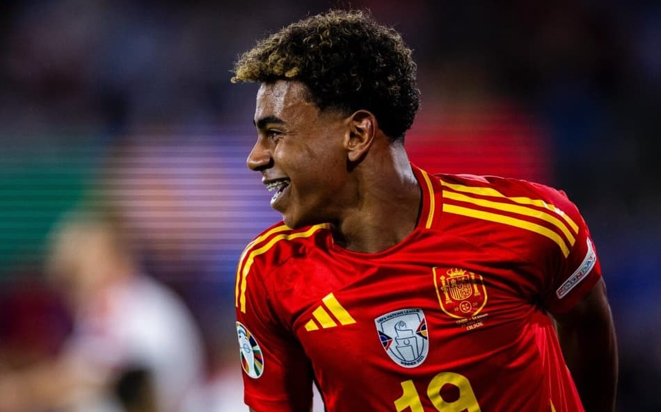 Lamine Yamal é o craque a Espanha (Foto: Reprodução/X/@SEFutbol)