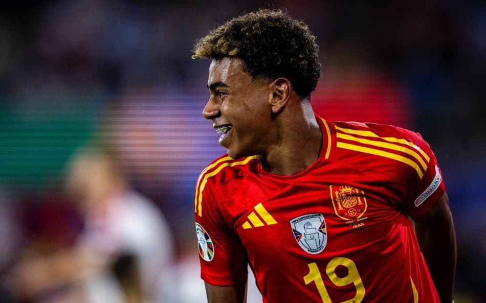LAMINE YAMAL ESPANHA SELEÇÃO