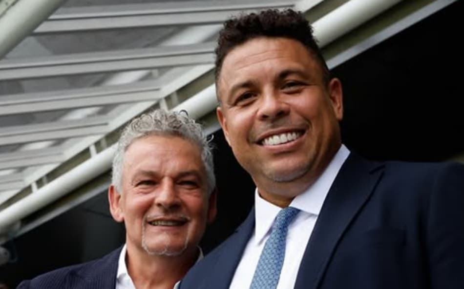 O italiano Roberto Baggio e Ronaldo na abertura da Copa (Reprodução)