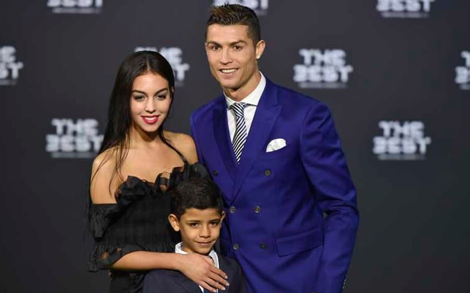 Cristiano Ronaldo e Georgina Rodríguez (Foto: MICHAEL BUHOLZER/AFP)