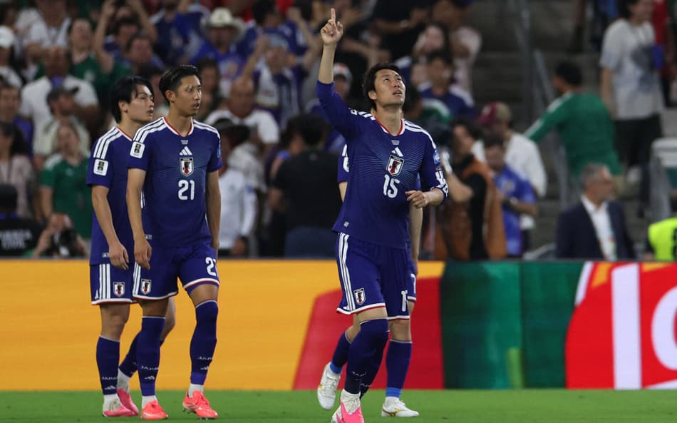 No jogo mil da história das Copas do Mundo, o Japão venceu a Tunísia por 4 a 0 (Foto: Julio Cesar AGUILAR / AFP)