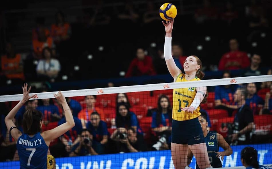 Julia Bergmann foi a principal pontuadora do jogo entre Brasil e China na VNL