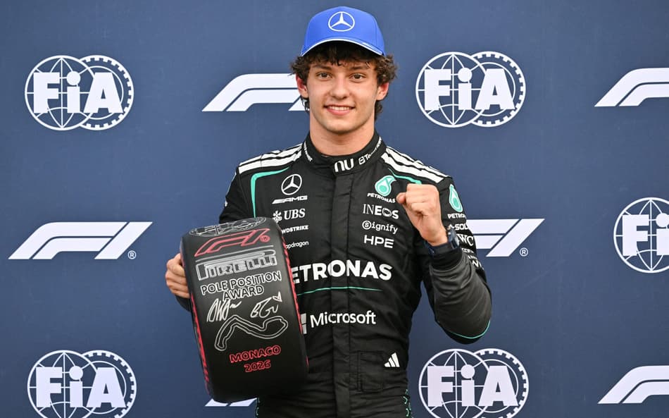 Kimi Antonelli conquista pole no GP de Mônaco pela F1 2026 (Foto: Andrej ISAKOVIC / AFP)