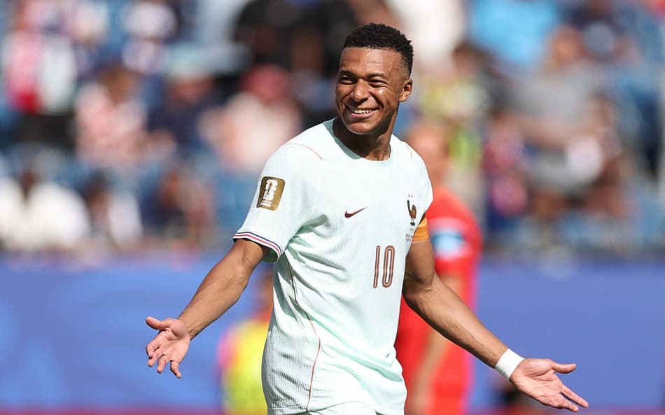 Mbappé reage durante partida da Copa do Mundo