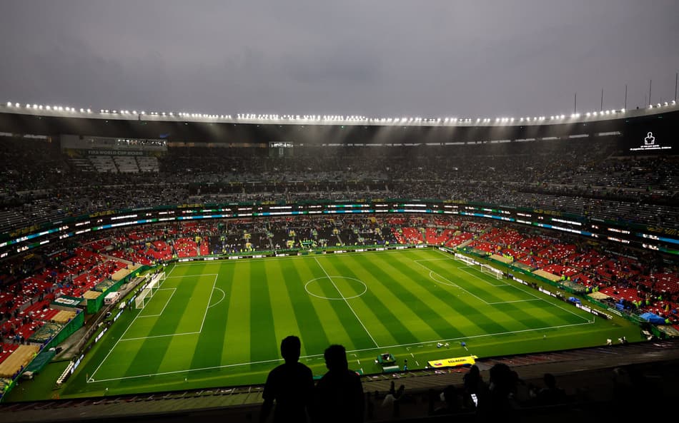 A partida entre México e Equador foi adidada em uma hora