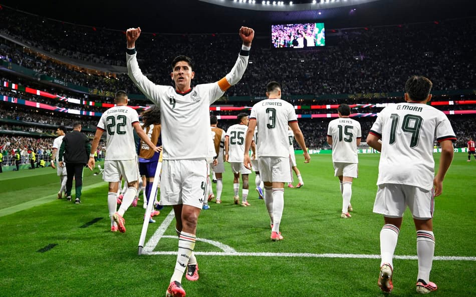 O México venceu a Tchéquia por 3 a 0 e seguiu invicta na Copa do Mundo