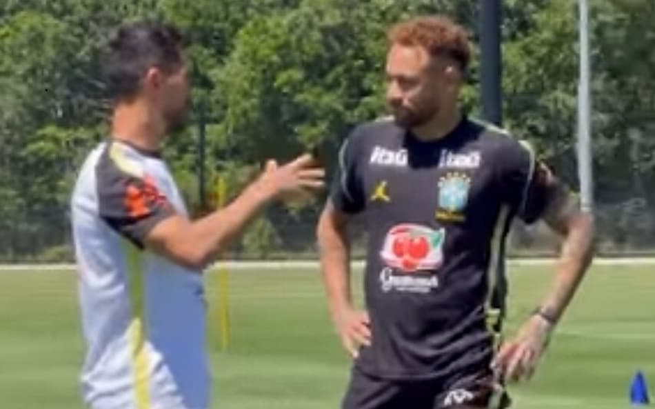 Neymar trabalhou no campo nesta terça-feira