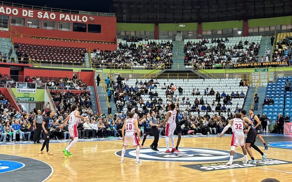 O Pinheiros venceu o Franca no jogo 3 das finais do NBB, no Ginásio do Ibirapuera