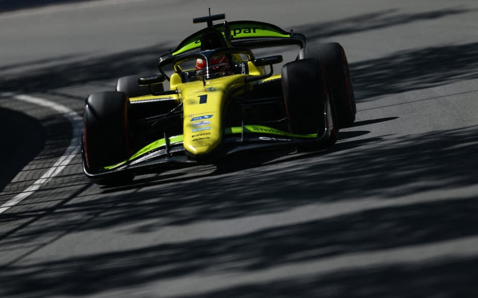 Rafael Câmara, da Invicta, em ação no GP do Canadá pela F2 (Foto: Clive Mason/Getty Images/AFP)
