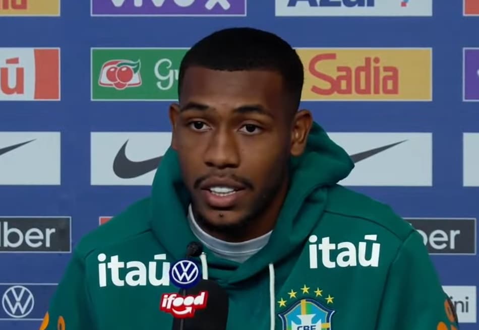Rayan em coletiva da seleção brasileira