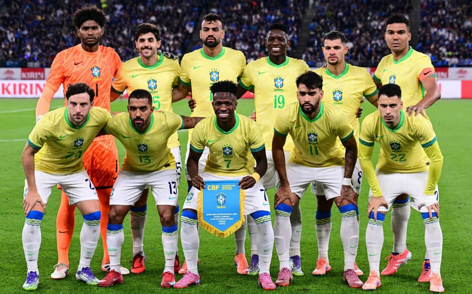 Seleção Brasileira perfilada antes de Japão x Brasil