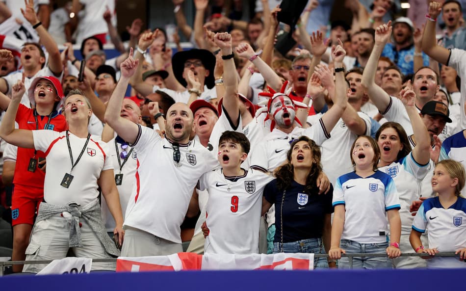 Torcida da Inglaterra durante jogo com a Croácia pela Copa do Mundo
