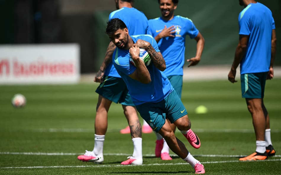 Lucas Paquetá durante treino da Seleção