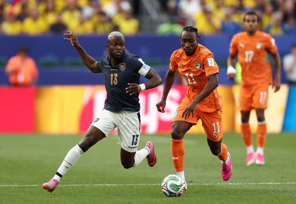 Valencia em ação em Equador x Costa do Marfim na Copa do Mundo