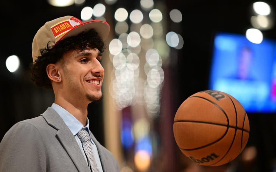 Zaccharie Risacher foi a primeira escolha geral da NBA no Draft de 2024 (Foto: Mike Lawrence / AFP)