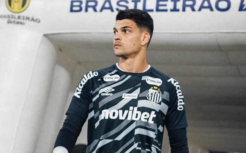 Gabriel Brazão comenta retorno do Santos no Brasileirão e despista saída do clube