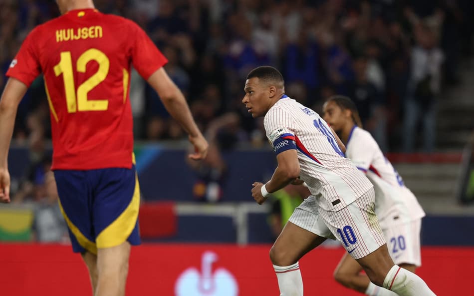 Mbappé fez gol na derrota da França para a Espanha (Foto: FRANCK FIFE / AFP)