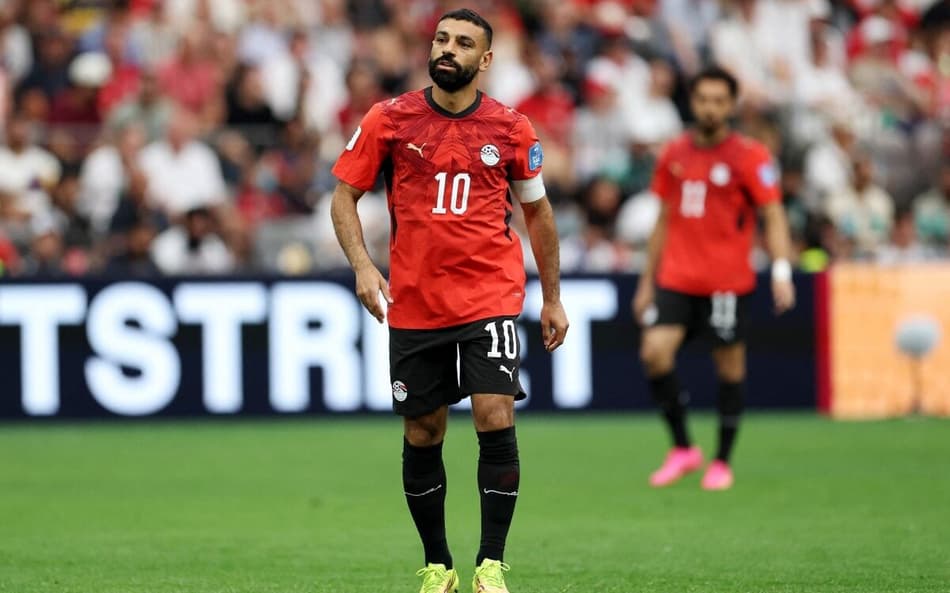 Egito deposita esperanças em Salah, mas craque pode começar no banco contra a Austrália