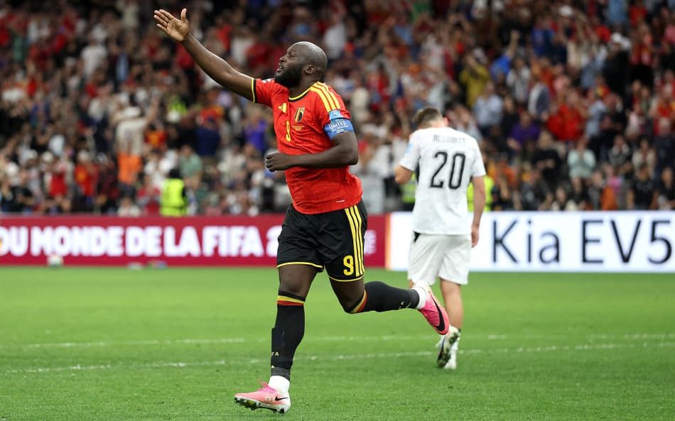 Romelu Lukaku celebrando o gol marcado contra a Nova Zelândia, último jogo da fase de grupos da Copa do Mundo