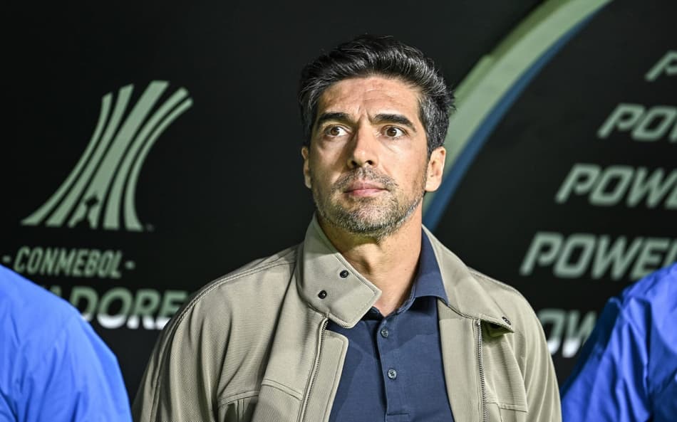Abel muda sistema e promove estreia de Barboza no Palmeiras; veja escalação