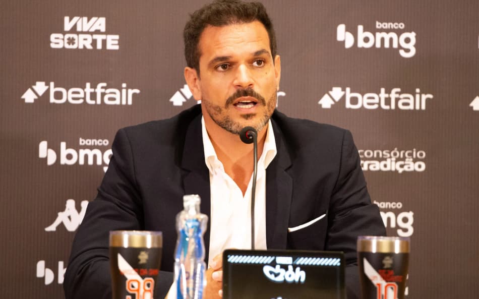 Diretor Executivo do Vasco, Admar Lopes, durante entrevista coletiva