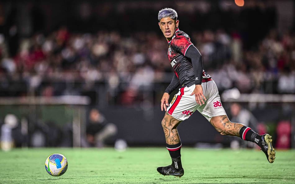 Alan Franco pelo clube