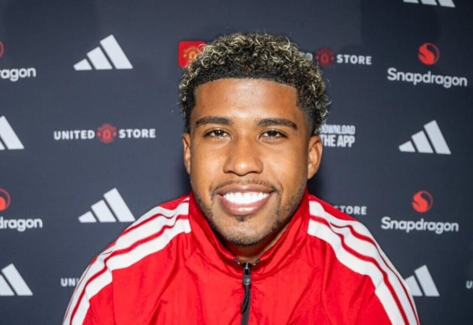 Ex-Vasco, Andrey Santos é o novo reforço do Manchester United