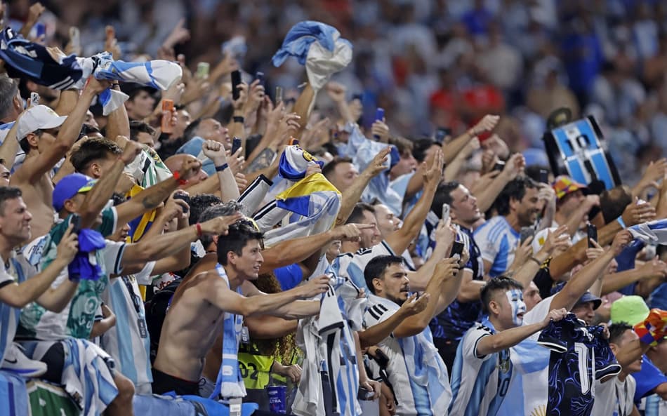 Argentinos comemoram classificação da Argentina contra a Inglaterra