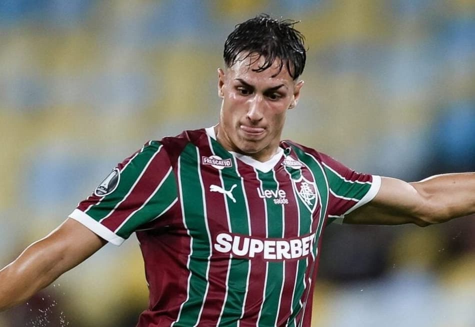Bernal chuta bola pelo Fluminense no Maracanã (Foto: Marcelo Gonçalves/ Fluminense FC)
