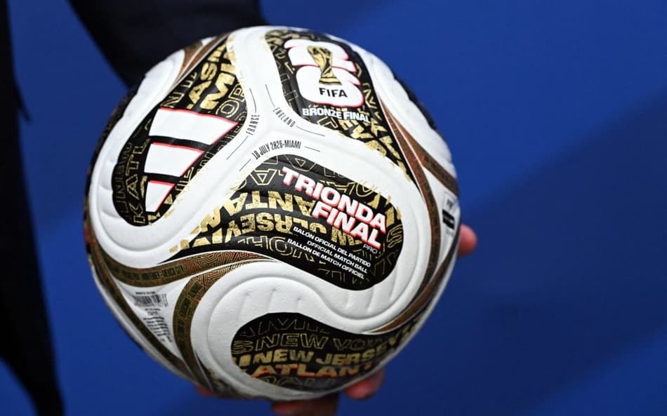 Bola da partida entre França e Inglaterra pela Copa do Mundo 2026
