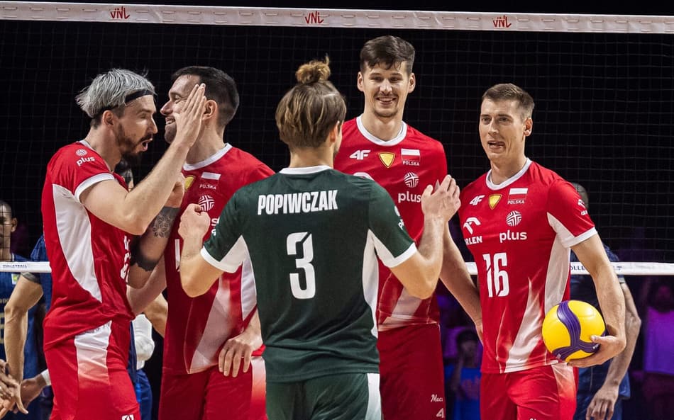 Brasil perdeu por 3 sets a 0 para a Polônia (Foto: Volleyball World)